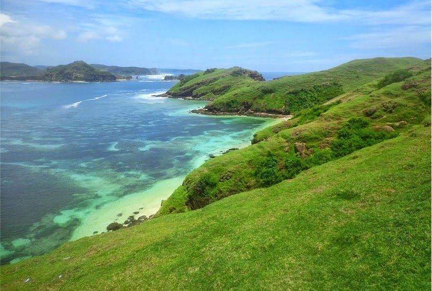 Indahnya Sunset di Bukit Merese, Spot Paling Romantis